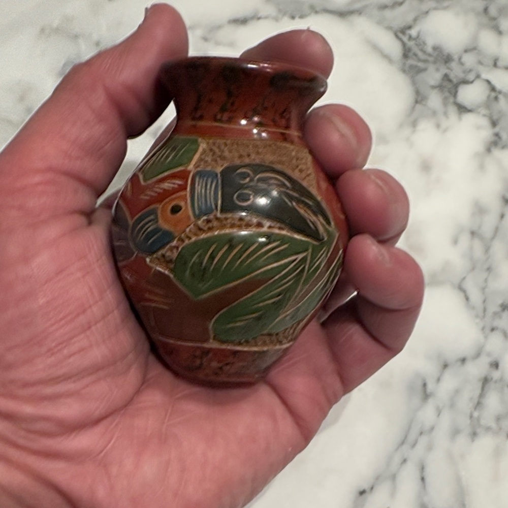 Handcrafted Nicaraquan 4” Clay  Miniature Vase - Picture 5 of 5